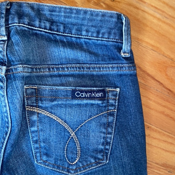 Calving Klein Ultimate Boot jeans. Size 0 - Picture 5 of 6